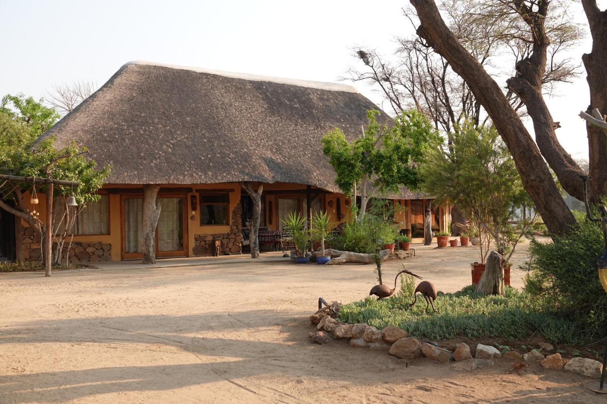 ホテル Camp Mara オマルル エクステリア 写真